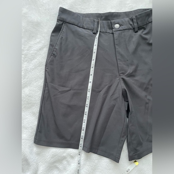 Old Navy charcoal tech mens shorts size 32 - Picture 6 of 8